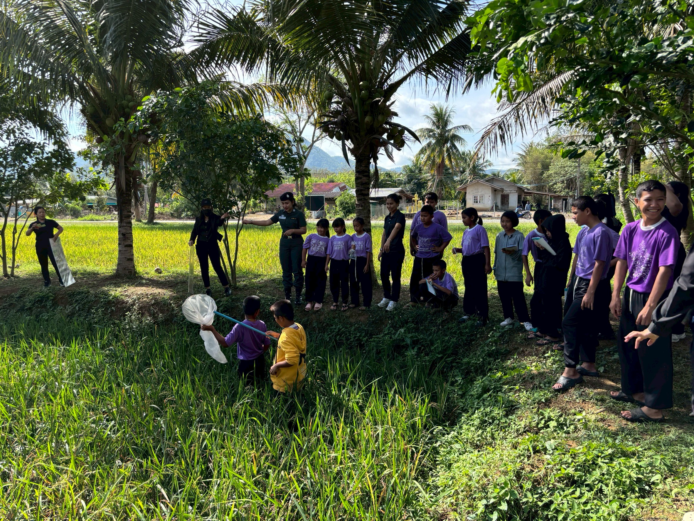 title - ส.ป.ก.ประจวบคีรีขันธ์ วันที่ 26-27 กุมภาพันธ์ 2569 ดำเนินการจัดฝึกอบรมภายใต้โครงการอนุรักษ์พันธุกรรมพืช อันเนื่องมาจากพระราชดำริ สมเด็จพระเทพรัตนราชสุดาฯ สยามบรมราชกุมารี (อพ.สธ.) ประจำปีงบประมาณ พ.ศ. 2569 ณ โรงเรียนบ้านวังน้ำเขียว หมู่ที่ 7 ตำบลร่อนทอง อำเภอบางสะพาน จังหวัดประจวบคีรีขันธ์ และโรงเรียนตำรวจตระเวนชายแดนบ้านย่านซื่อ หมู่ที่ 9 ตำบลหาดขาม อำเภอกุยบุรี จังหวัดประจวบคีรีขันธ์